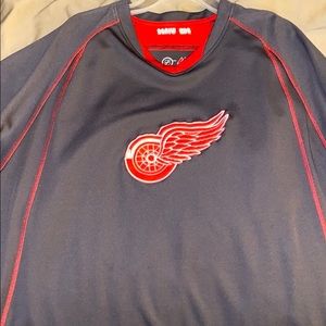 Red wings tee